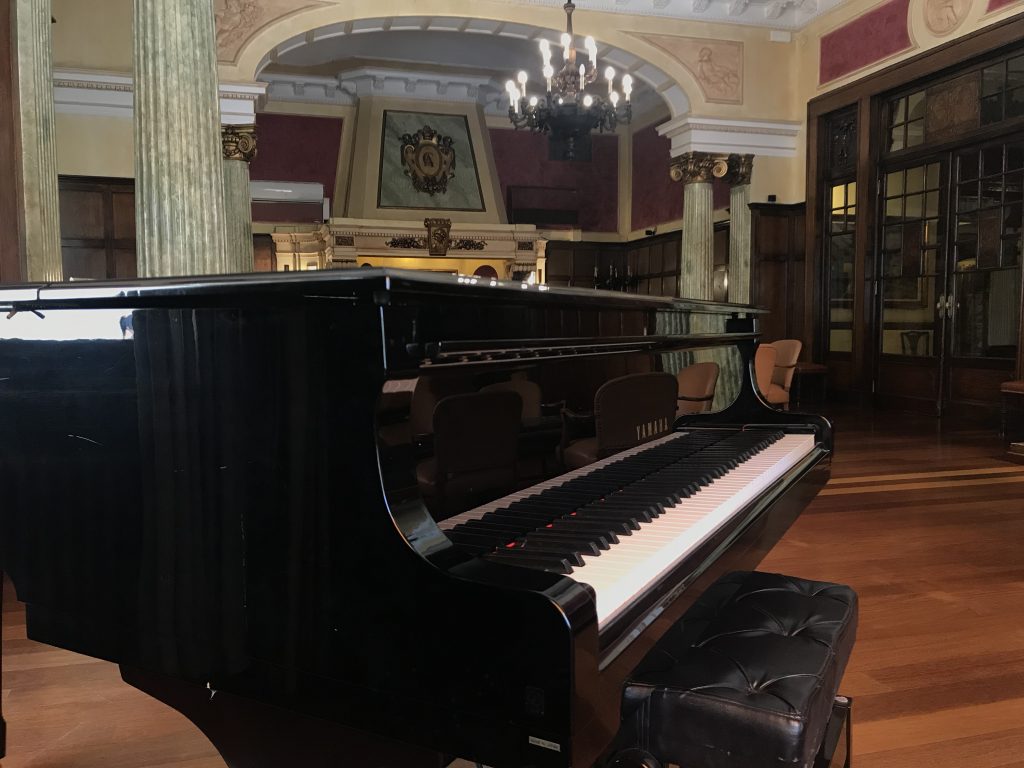 Piano salón chimenea