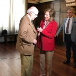 El Real Casino Antiguo distingue con su insignia de oro y diamantes a los socios que cumplen 50 años en la institución